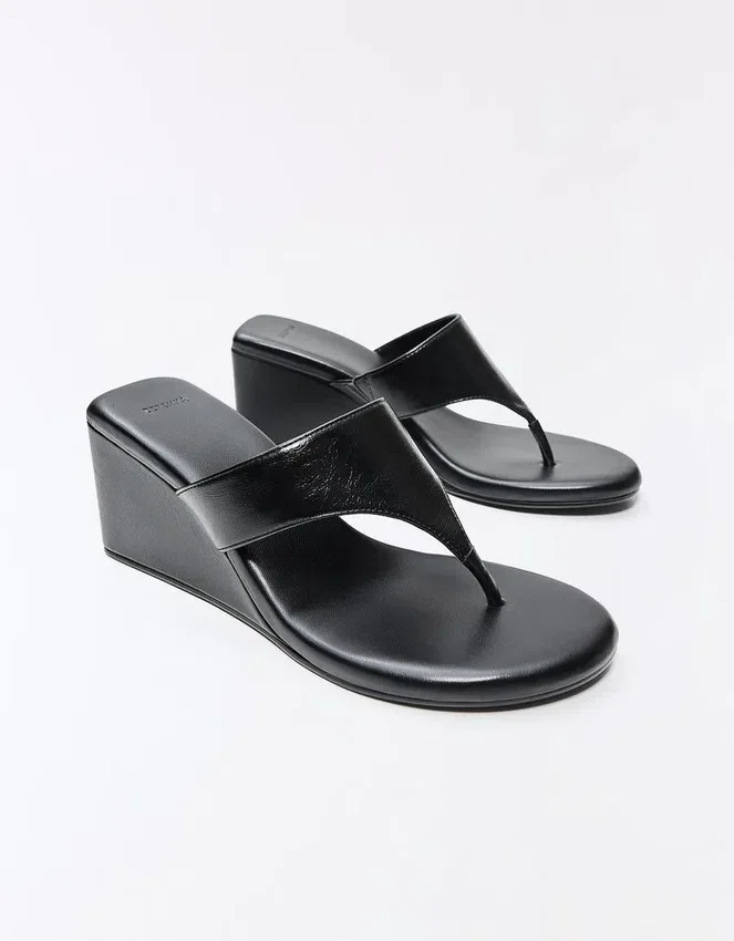 Sandalen mit Keilabsatz – Damen Sandalen mit Keilabsatz – Damen