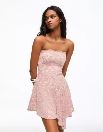 Schulterfreies Minikleid