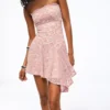 Schulterfreies Minikleid Schulterfreies Minikleid