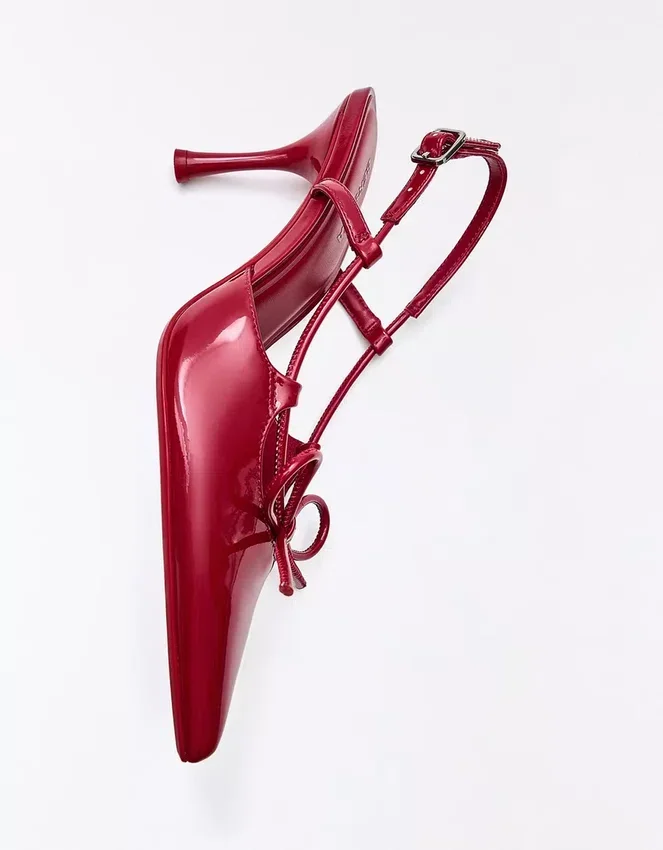 Slingback-Schuhe mit Absatz und Detail – High Heels Slingback-Schuhe mit Absatz und Detail – High Heels