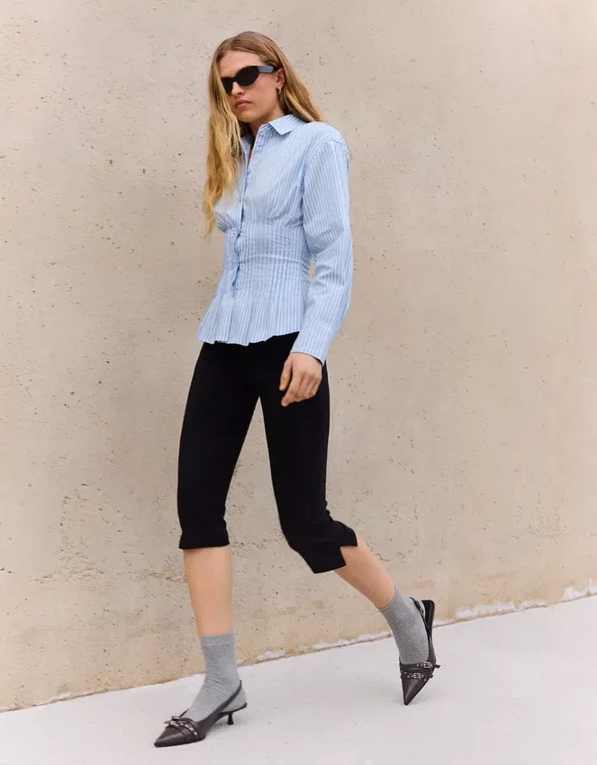 Slingback-Schuhe mit Kitten-High Heels und Schnallen Slingback-Schuhe mit Kitten-High Heels und Schnallen