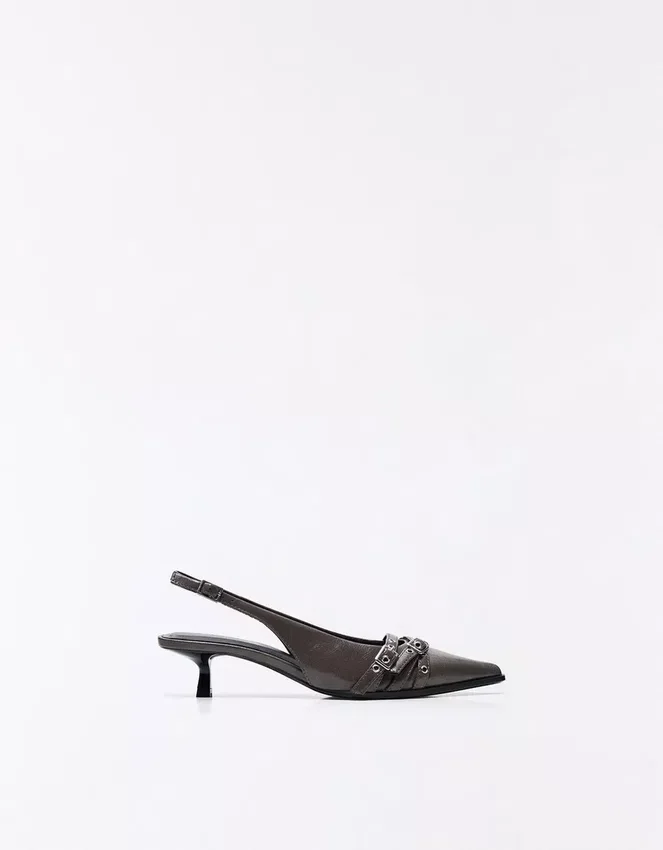 Slingback-Schuhe mit Kitten-High Heels und Schnallen Slingback-Schuhe mit Kitten-High Heels und Schnallen