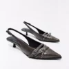 Slingback-Schuhe mit Kitten-High Heels und Schnallen Slingback-Schuhe mit Kitten-High Heels und Schnallen