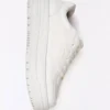 Sneaker mit dicker Sohle Sneaker mit dicker Sohle