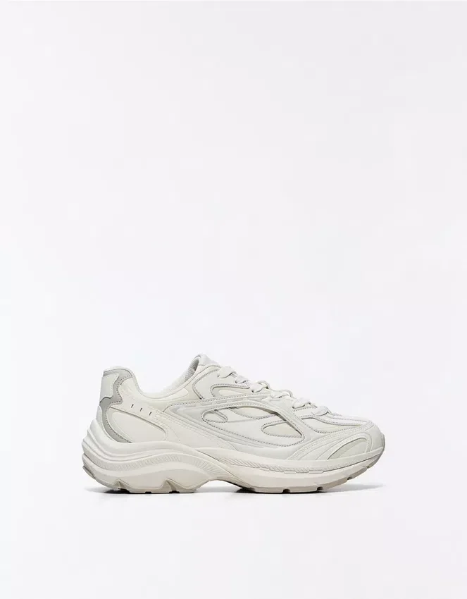 Sneaker mit voluminöser Sohle Sneaker mit voluminöser Sohle
