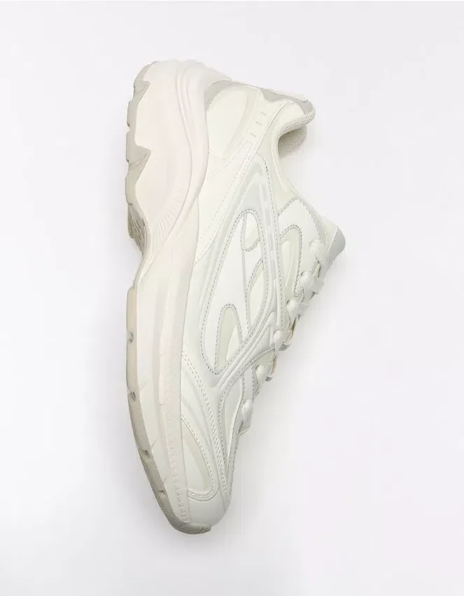 Sneaker mit voluminöser Sohle – Sneaker Sneaker mit voluminöser Sohle – Sneaker