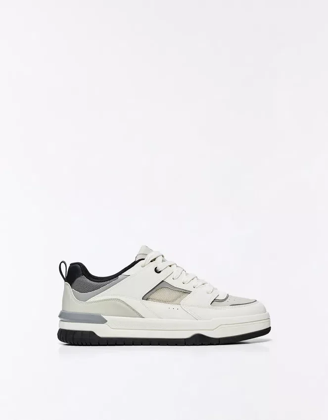 Sneaker mit voluminöser Sohle und Applikationen – Sneaker Sneaker mit voluminöser Sohle und Applikationen – Sneaker