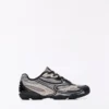 Sportschuh mit feiner Sohle – Sneaker Sportschuh mit feiner Sohle – Sneaker