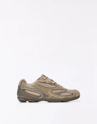 Sportschuhe mit dünner Sohle – Sneaker