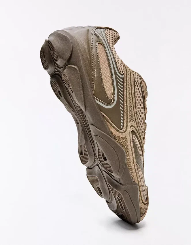 Sportschuhe mit dünner Sohle – Sneaker Sportschuhe mit dünner Sohle – Sneaker