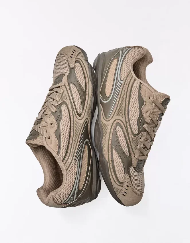 Sportschuhe mit dünner Sohle – Sneaker Sportschuhe mit dünner Sohle – Sneaker
