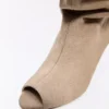 Stiefel mit offenem Kitten-Heel – Stiefel und Stiefeletten