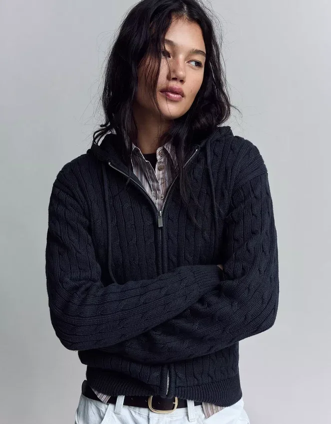 Strickjacke mit Zopfmuster und Reißverschluss – Pullover und Strickjacken Strickjacke mit Zopfmuster und Reißverschluss – Pullover und Strickjacken