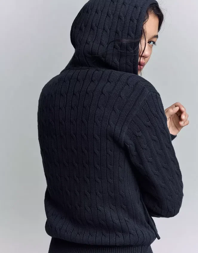 Strickjacke mit Zopfmuster und Reißverschluss – Pullover und Strickjacken Strickjacke mit Zopfmuster und Reißverschluss – Pullover und Strickjacken