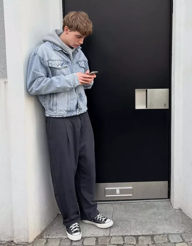 Super-Baggy-Hose mit Abnähern Super-Baggy-Hose mit Abnähern