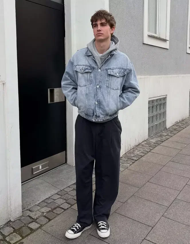 Super-Baggy-Hose mit Abnähern Super-Baggy-Hose mit Abnähern