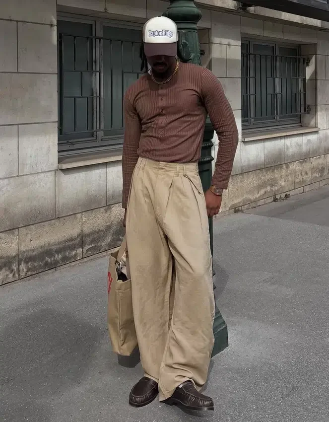 Super-Baggy-Hose mit Abnähern Super-Baggy-Hose mit Abnähern