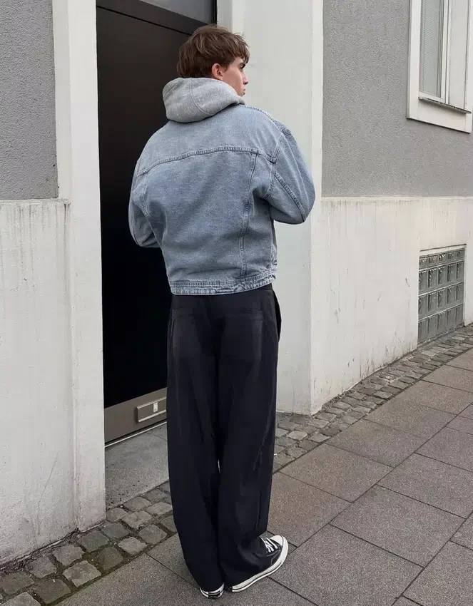 Super-Baggy-Hose mit Abnähern Super-Baggy-Hose mit Abnähern