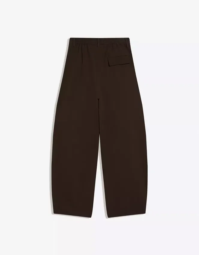 Super Baggy-Hose mit Falten im Semi-Jogger-Stil Super Baggy-Hose mit Falten im Semi-Jogger-Stil