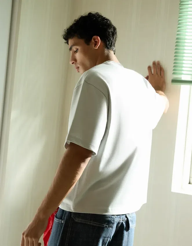 T-Shirt in weiter, kastenförmiger Fit-Passform – Bershka Lovers T-Shirt in weiter, kastenförmiger Fit-Passform – Bershka Lovers