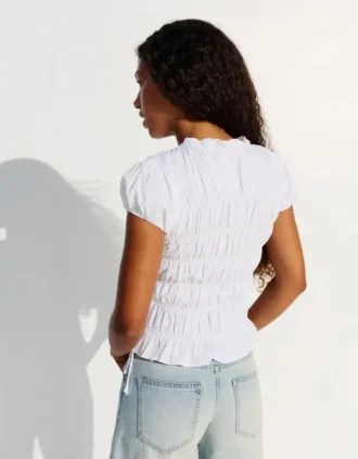 T-Shirt mit Raffungen und seitlichen Bändern