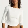T-Shirt mit U-Boot-Ausschnitt T-Shirt mit U-Boot-Ausschnitt