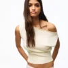 T-Shirt mit U-Boot-Ausschnitt – Oberteile