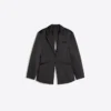 Taillierter Satinblazer – Jacken und Trenchcoats Taillierter Satinblazer – Jacken und Trenchcoats