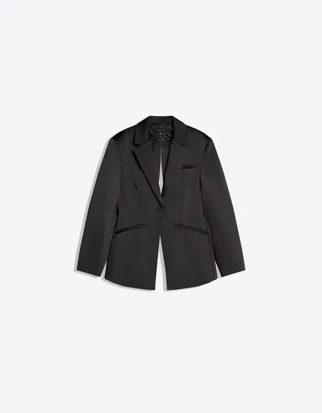 Taillierter Satinblazer – Jacken und Trenchcoats Taillierter Satinblazer – Jacken und Trenchcoats