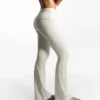 Technische Schlaghose mit Umschlag an der Taille – Hosen – Damen Technische Schlaghose mit Umschlag an der Taille – Hosen – Damen
