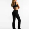 Technische Schlaghose mit Umschlag an der Taille – Hosen – Damen Technische Schlaghose mit Umschlag an der Taille – Hosen – Damen