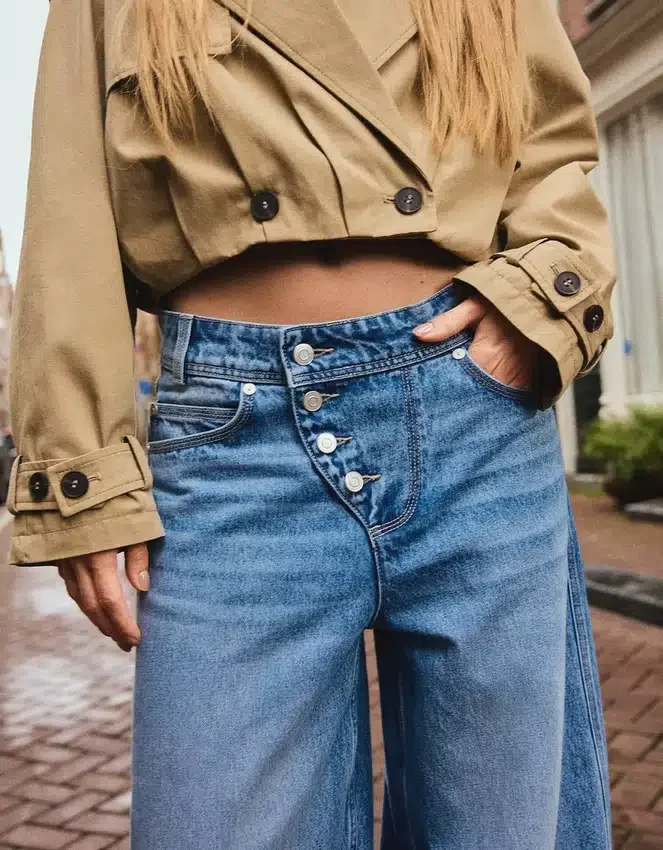Trenchcoat mit Balloneffekt – Jacken und Mäntel Trenchcoat mit Balloneffekt – Jacken und Mäntel