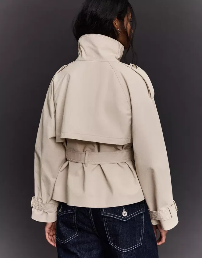 Trenchcoat mit Trichterkragen – Jacken und Trenchcoats Trenchcoat mit Trichterkragen – Jacken und Trenchcoats