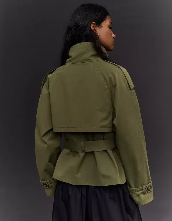 Trenchcoat mit Trichterkragen – Jacken und Trenchcoats Trenchcoat mit Trichterkragen – Jacken und Trenchcoats