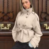Trenchjacke mit Trichterkragen Trenchjacke mit Trichterkragen