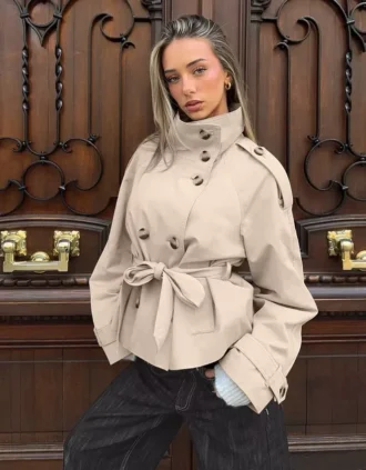 Trenchjacke mit Trichterkragen