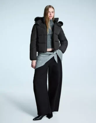Wasserabweisende Pufferjacke mit Pelzkapuze – Jacken und Trenchcoats