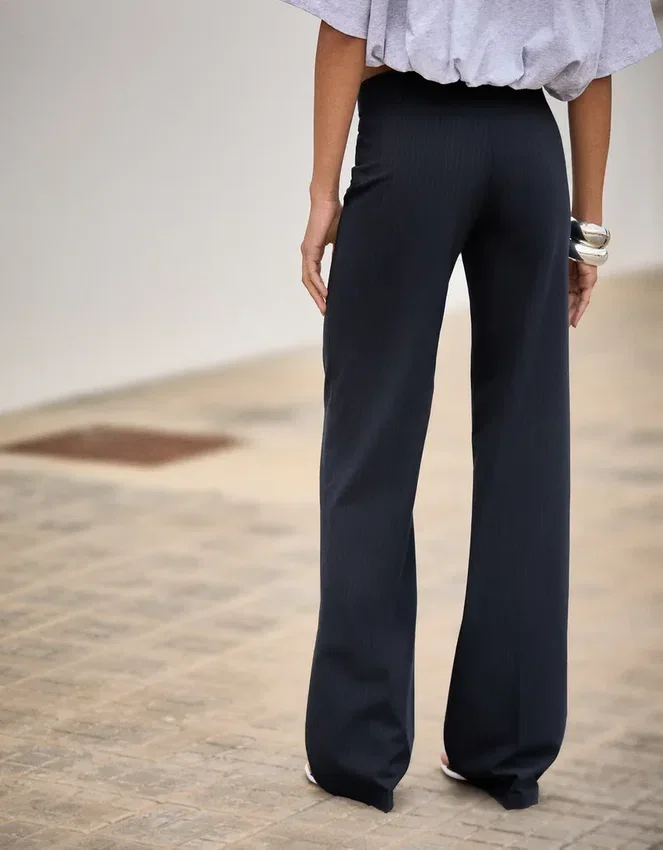 Weit geschnittene Hose Weit geschnittene Hose