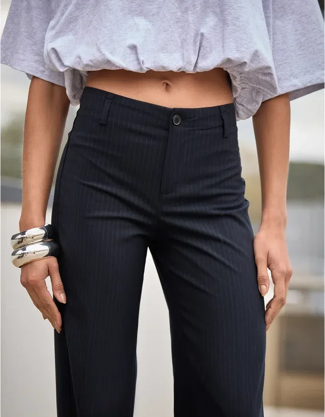 Weit geschnittene Hose Weit geschnittene Hose