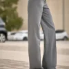 Weit geschnittene Hose (Hose) Weit geschnittene Hose (Hose)