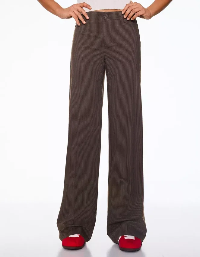 Weit geschnittene Hose (Hose) Weit geschnittene Hose (Hose)