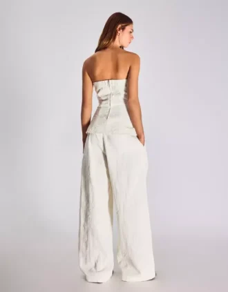 Wide Leg Jeans mit niedriger Leibhöhe und Abnähern