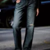 Zerrissene Low-Rise-Jeans mit Straight-Bein Zerrissene Low-Rise-Jeans mit Straight-Bein