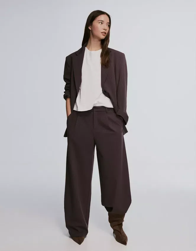 Zweireihiger gestreifter Blazer – Jacken und Trenchcoats Zweireihiger gestreifter Blazer – Jacken und Trenchcoats