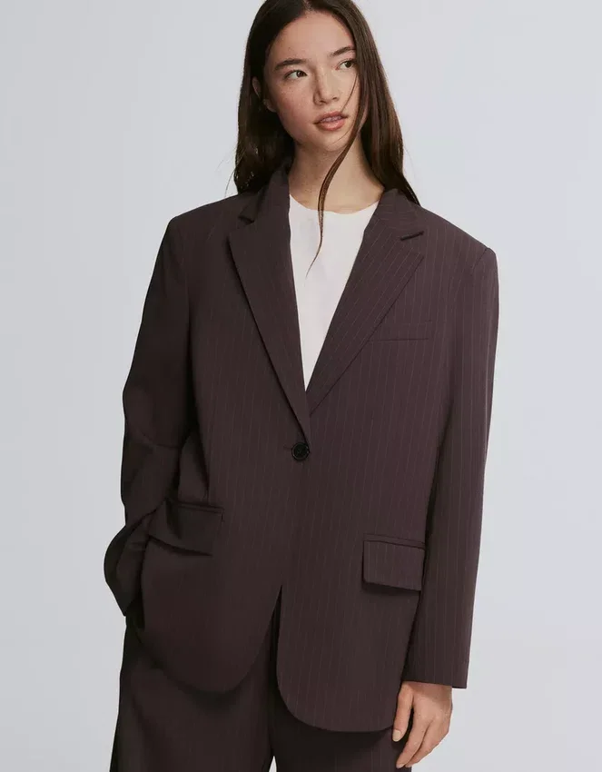 Zweireihiger gestreifter Blazer – Jacken und Trenchcoats Zweireihiger gestreifter Blazer – Jacken und Trenchcoats